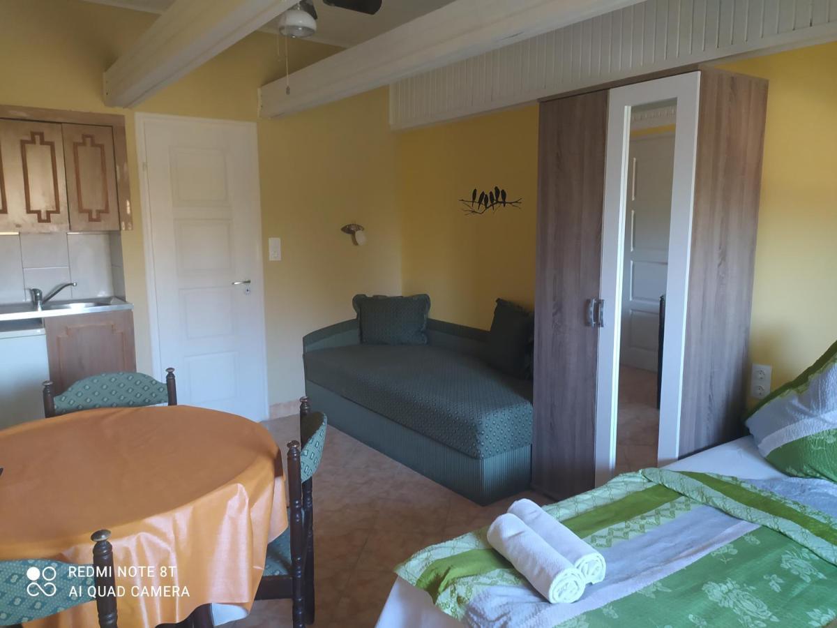 Apartmanhaz Gabriella Harkany Ngoại thất bức ảnh