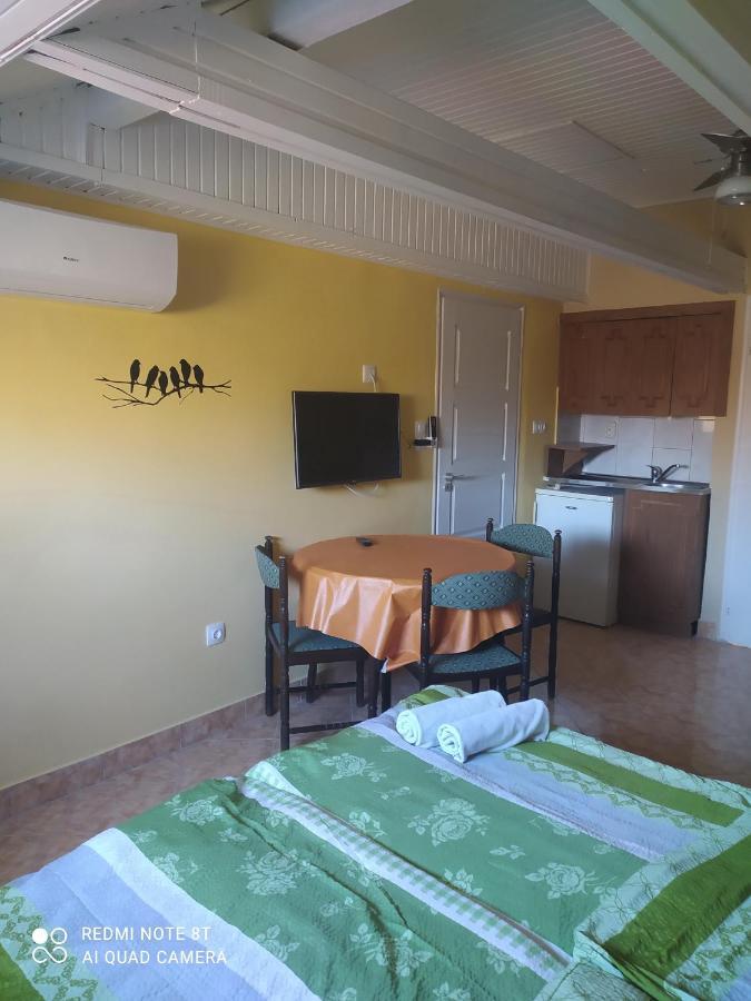 Apartmanhaz Gabriella Harkany Ngoại thất bức ảnh