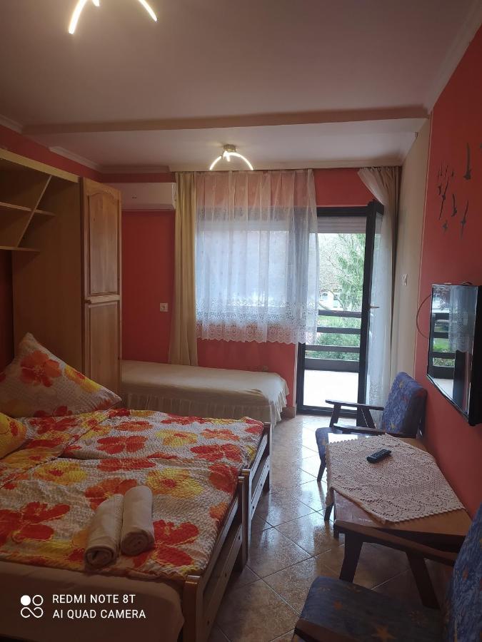 Apartmanhaz Gabriella Harkany Ngoại thất bức ảnh